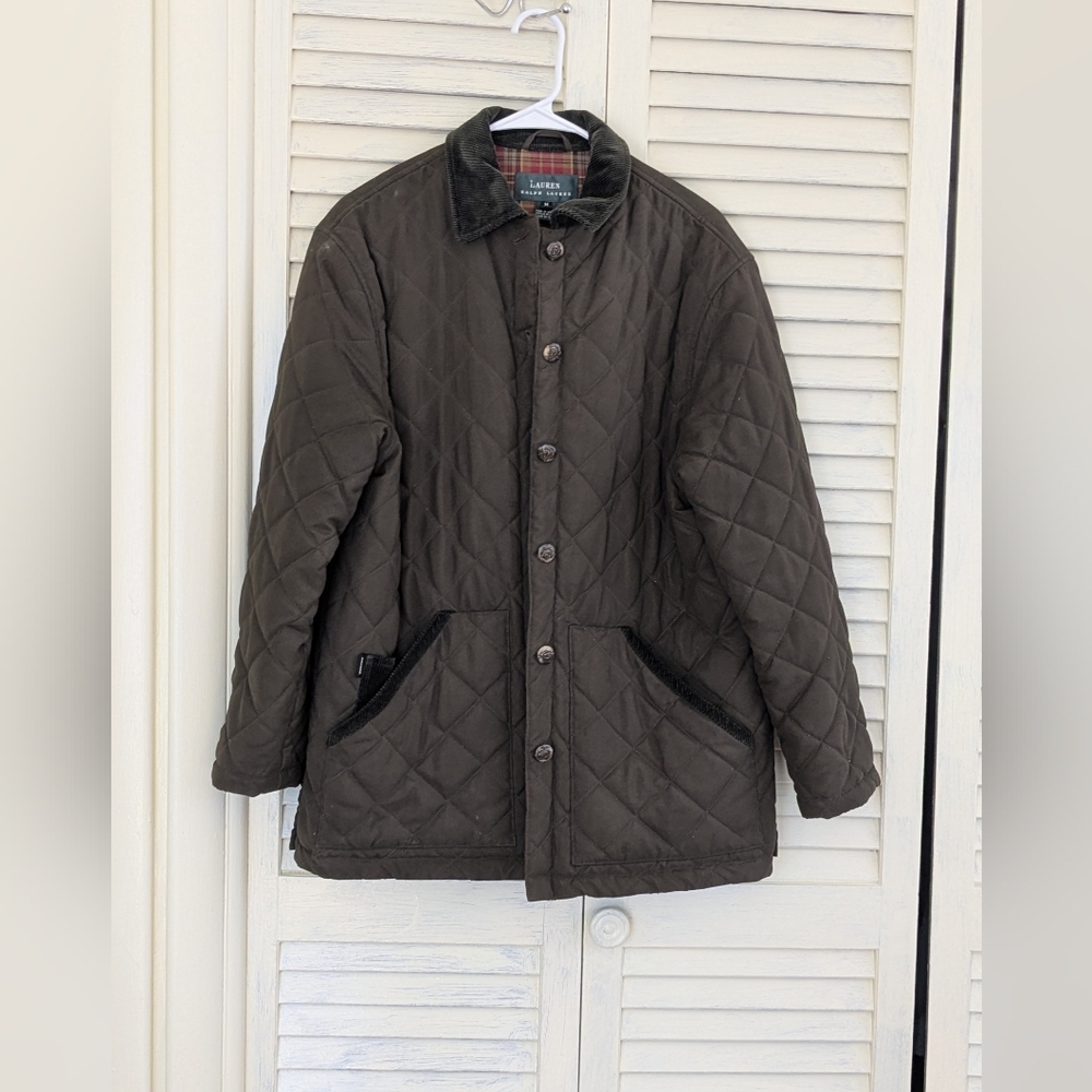 The Lauren Ralph Lauren Quilted Jacket is for women in size mediuim
